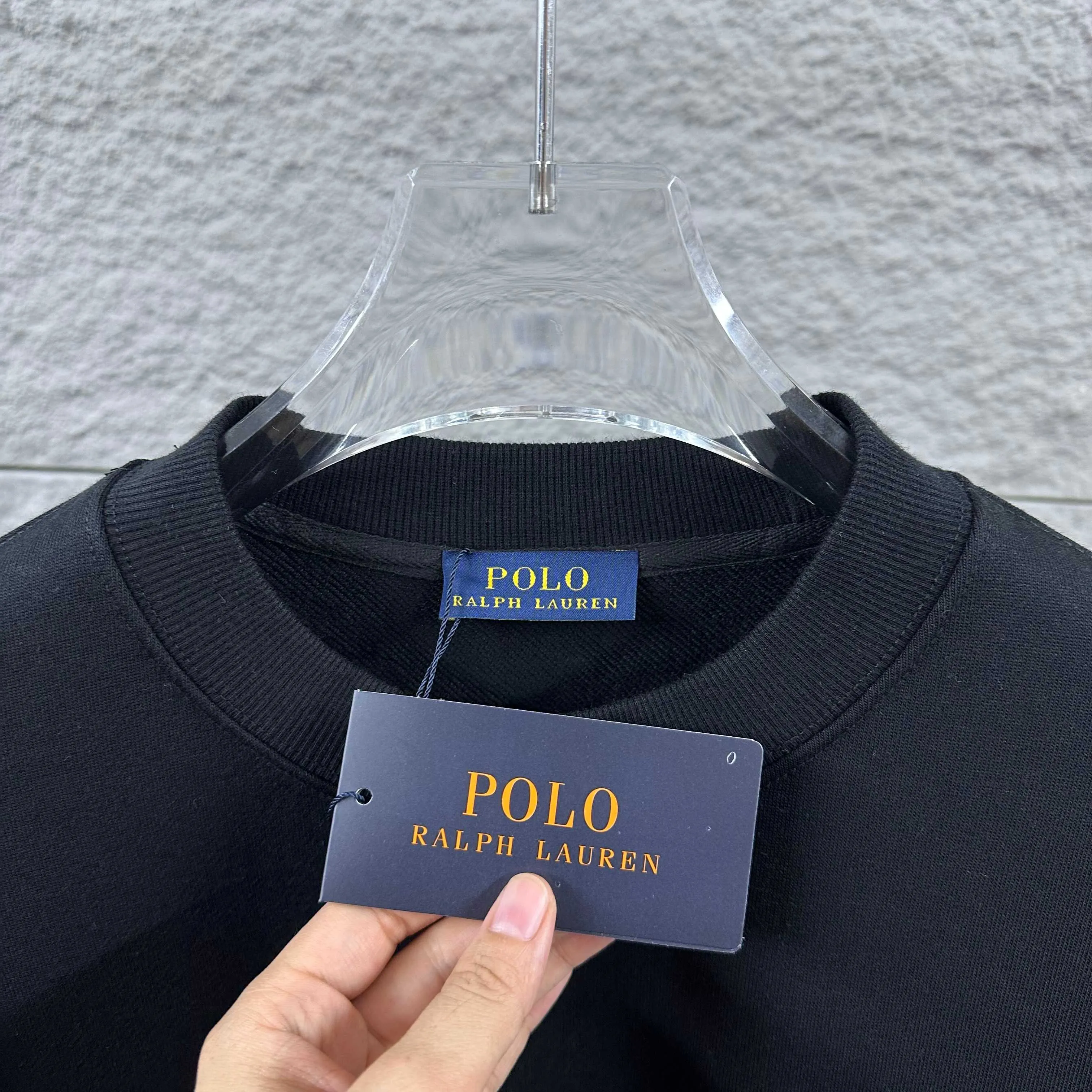 P210 Polo* Ralph Lauren 2025 Autumn and Winter new round neck sweatshirt Classic simple embroidery Customized terry fabric Long sleeves Unisex Color: Black White Size: S (90-130 pounds) M (120-150 pounds) L (140-165 pounds) XL (160-180 pounds) XXL (180-210 pounds)